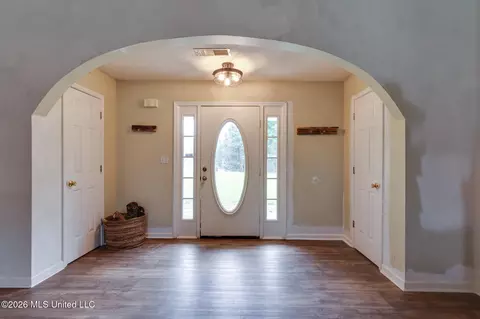 Entry Way - 5969 Sycamore Dr, Hernando, MS 38632 photo 1 of 3