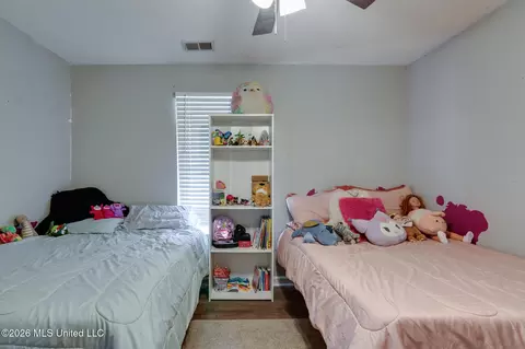 Bedroom - 5969 Sycamore Dr, Hernando, MS 38632 photo 4 of 6