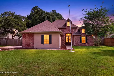 63723 N Diamondhead Dr, Diamondhead, MS 39525