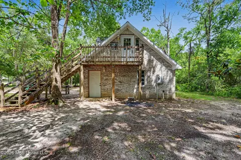 5900 Brown Rd, Ocean Springs, MS 39564