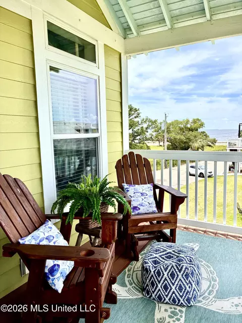 1515 E Beach Blvd #212, Pass Christian, MS 39571