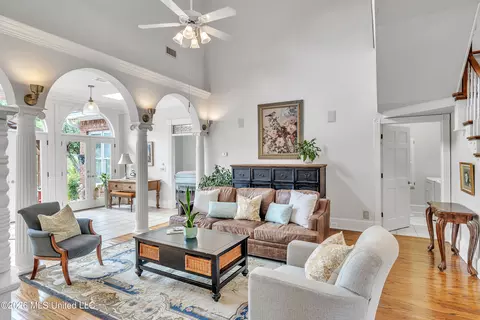 Living - 401 Northwind Dr, Brandon, MS 39047 photo 4 of 4