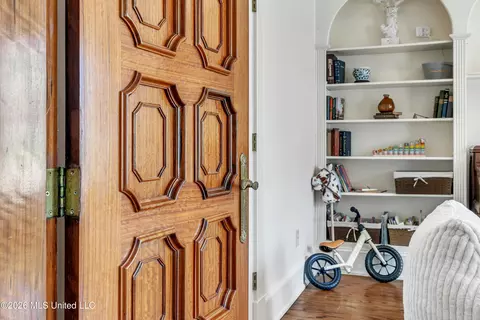 Entry Way - 401 Northwind Dr, Brandon, MS 39047 photo 3 of 7