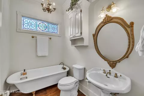 Bath - 401 Northwind Dr, Brandon, MS 39047 photo 4 of 6