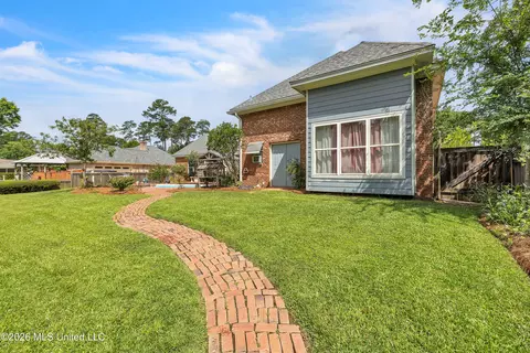 Exterior - 401 Northwind Dr, Brandon, MS 39047 photo 8 of 14