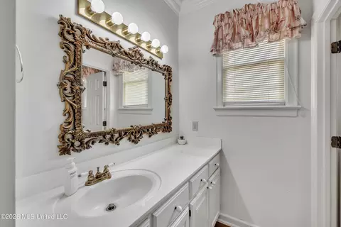 Bath - 401 Northwind Dr, Brandon, MS 39047 photo 5 of 6