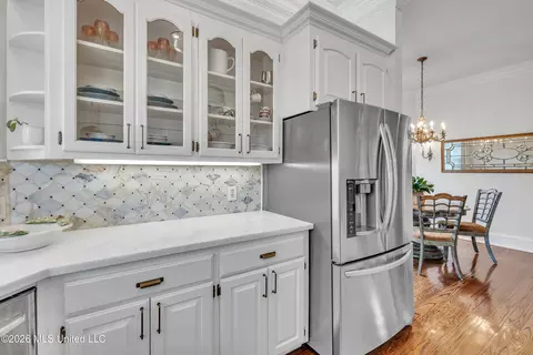 Kitchen - 401 Northwind Dr, Brandon, MS 39047 photo 2 of 2