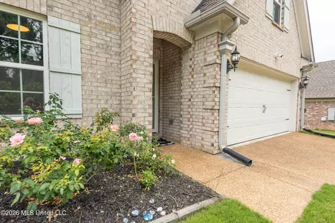 Exterior - 235 Magnolia Hts Dr, Hernando, MS 38632 photo 3 of 5