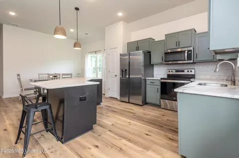 Kitchen - 235 Magnolia Hts Dr, Hernando, MS 38632 photo 2 of 3