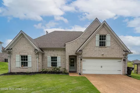 Exterior - 235 Magnolia Hts Dr, Hernando, MS 38632 photo 2 of 5