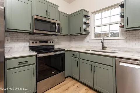 Kitchen - 235 Magnolia Hts Dr, Hernando, MS 38632 photo 3 of 3