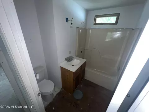 Bath - 8317 Barron Rd, Moss Point, MS 39562 photo 1 of 1