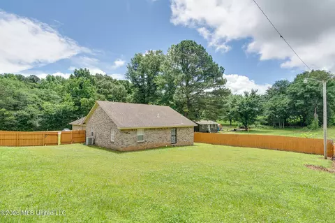 Exterior - 2015 Tulane Rd, Nesbit, MS 38651 photo 5 of 11
