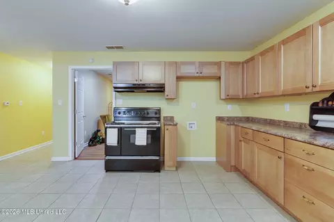 Kitchen - 2015 Tulane Rd, Nesbit, MS 38651 photo 3 of 3