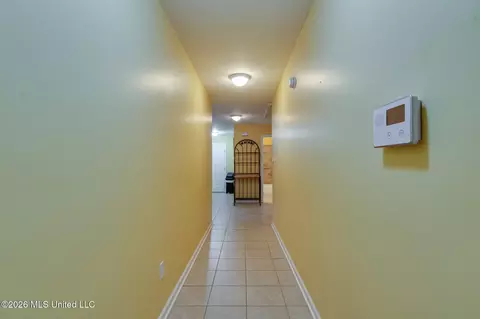 Entry Way - 2015 Tulane Rd, Nesbit, MS 38651 photo 2 of 4