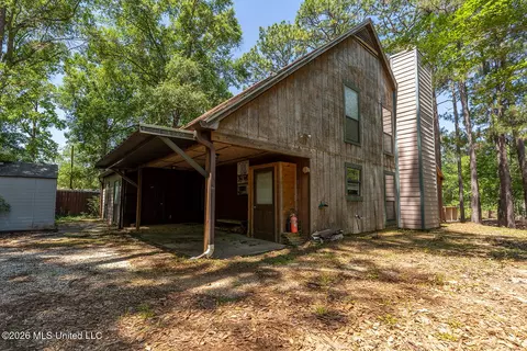 1836 E Lakeshore Dr, Carriere, MS 39426