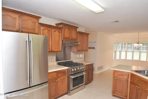 Kitchen - 616 Ridge View Dr, Hernando, MS 38632 photo 4 of 6