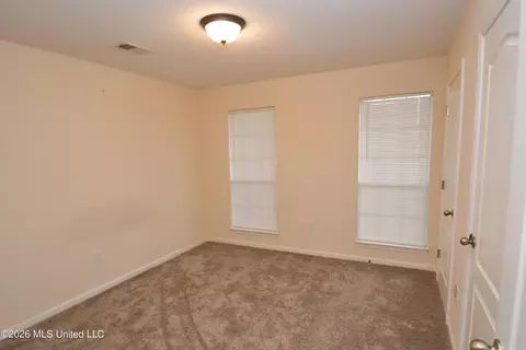 Bedroom - 616 Ridge View Dr, Hernando, MS 38632 photo 2 of 4