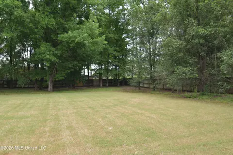 Exterior - 616 Ridge View Dr, Hernando, MS 38632 photo 3 of 6