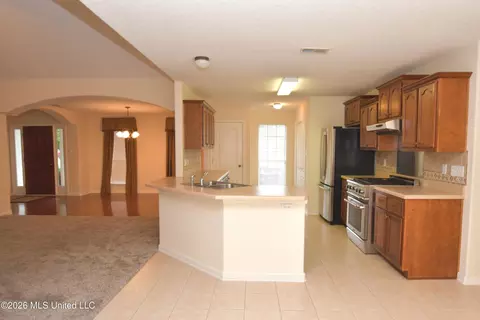 Kitchen - 616 Ridge View Dr, Hernando, MS 38632 photo 2 of 6