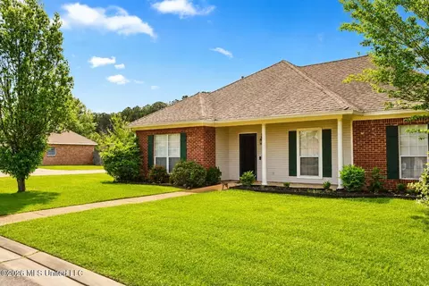 221 Jacks Pl, Brandon, MS 39047