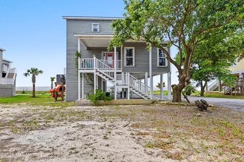 7613 Belle Fontaine Dr, Ocean Springs, MS 39564