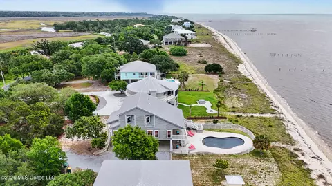 7613 Belle Fontaine Dr, Ocean Springs, MS 39564