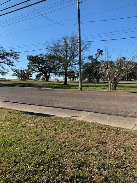 442 Howard Ave, Biloxi, MS 39530