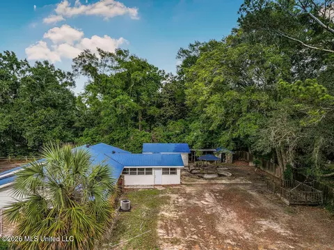 Exterior - 4024 Castenera Ave, Moss Point, MS 39563 photo 3 of 9