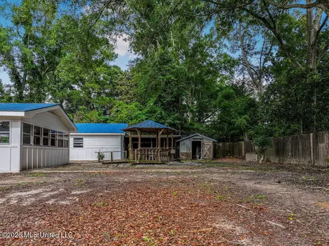 Exterior - 4024 Castenera Ave, Moss Point, MS 39563 photo 4 of 9