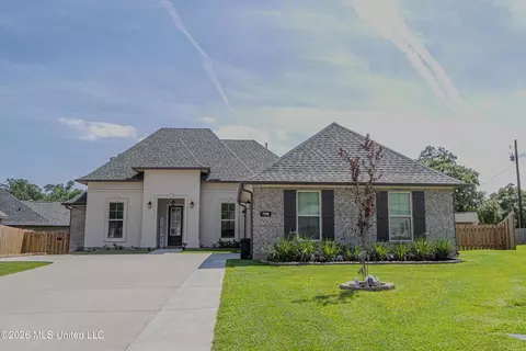 7298 S Aberdeen Dr, Pass Christian, MS 39571
