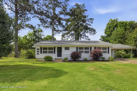 912 Lee Ave, Crystal Springs, MS 39059