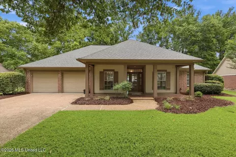 103 Stonebridge Ln, Clinton, MS 39056