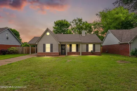 5652 Kentwood Dr, Horn Lake, MS 38637
