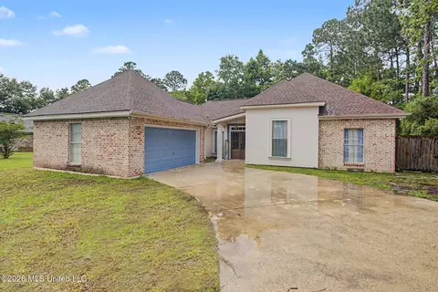 73636 Diamondhead Dr, Diamondhead, MS 39525