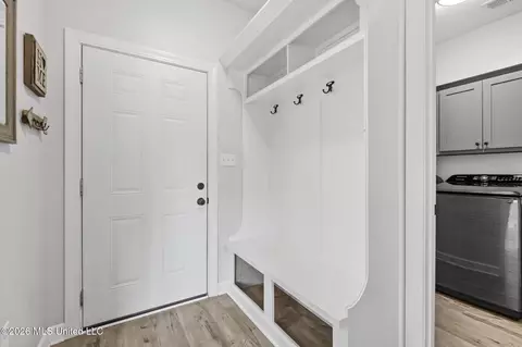 Entry Way - 750 Moore Loop, Byhalia, MS 38611 photo 2 of 2