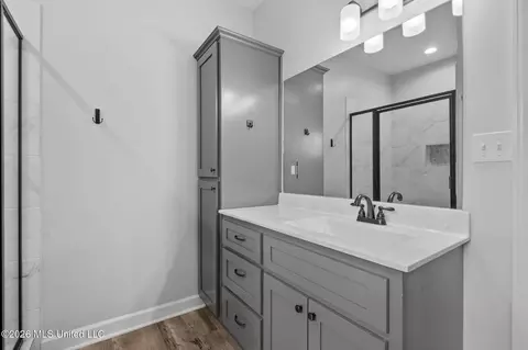 Bath - 750 Moore Loop, Byhalia, MS 38611 photo 2 of 4