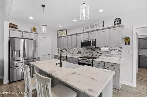 Kitchen - 750 Moore Loop, Byhalia, MS 38611 photo 1 of 2