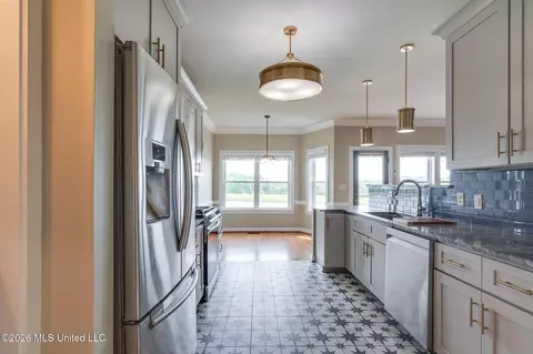 Kitchen - 4838 Victoria Dr, Nesbit, MS 38651 photo 3 of 3