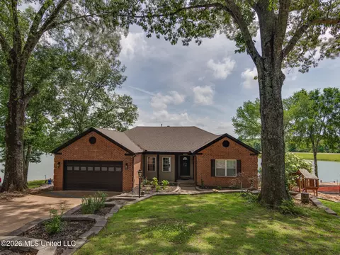 Exterior - 4838 Victoria Dr, Nesbit, MS 38651 photo 2 of 7