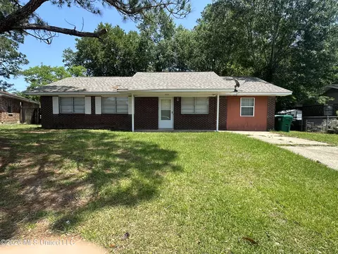 806 Shirley Dr, Gulfport, MS 39503