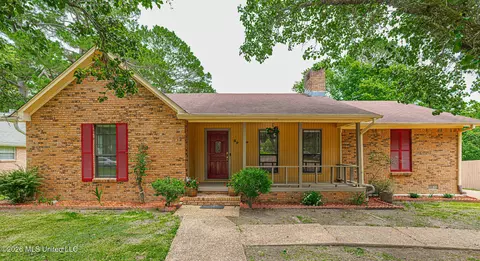 30 Watersview Dr, Jackson, MS 39212