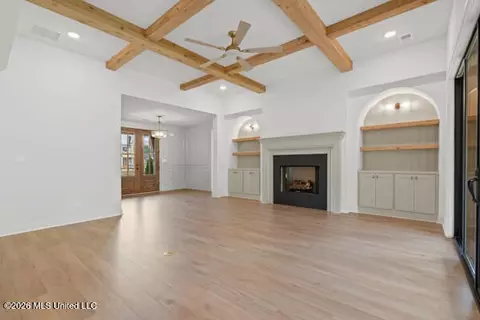 Living - 5416 Grayson Way, Hernando, MS 38632 photo 2 of 3