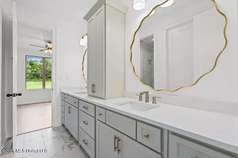 Bath - 5416 Grayson Way, Hernando, MS 38632 photo 4 of 4