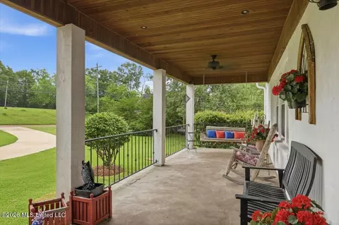 Exterior - 718 S College St, Brandon, MS 39042 photo 1 of 11