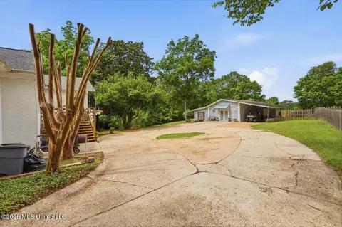 Exterior - 718 S College St, Brandon, MS 39042 photo 11 of 11