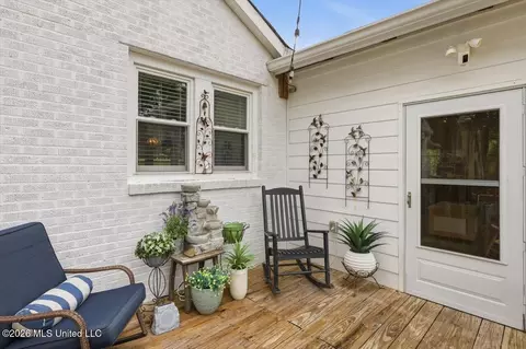 Exterior - 718 S College St, Brandon, MS 39042 photo 6 of 11
