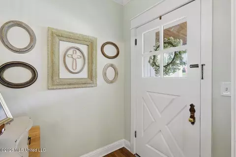 Entry Way - 718 S College St, Brandon, MS 39042 photo 1 of 3