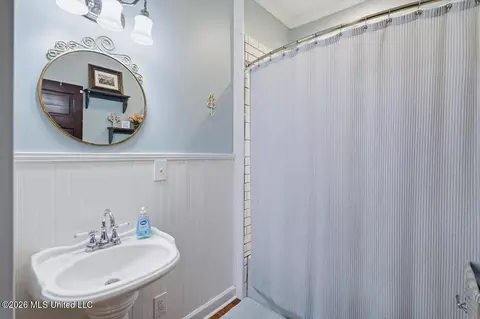 Bath - 718 S College St, Brandon, MS 39042 photo 1 of 5