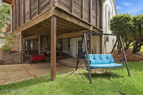 Exterior - 718 S College St, Brandon, MS 39042 photo 7 of 11